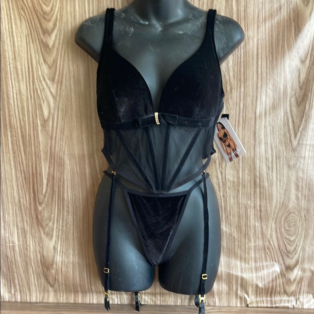 New Black Velvet Lingerie Set